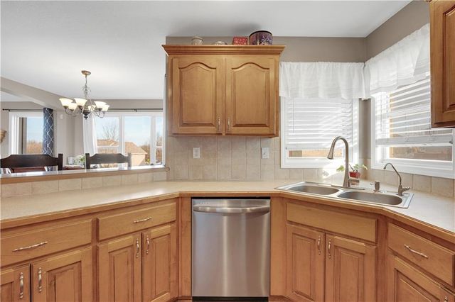 1219 S Countryview Lane, Warrensburg, MO 64093