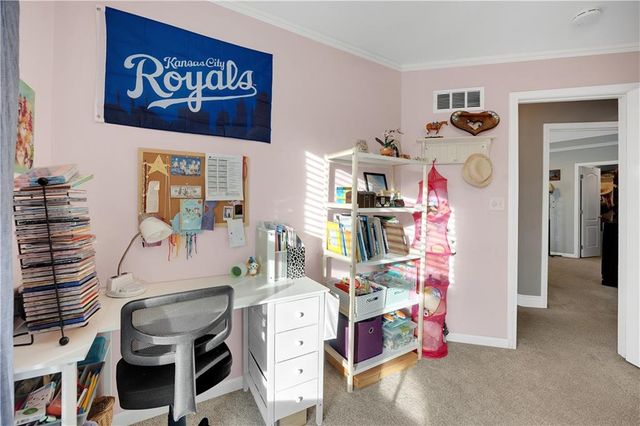 1219 S Countryview Lane, Warrensburg, MO 64093