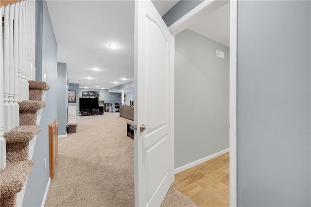 1219 S Countryview Lane, Warrensburg, MO 64093