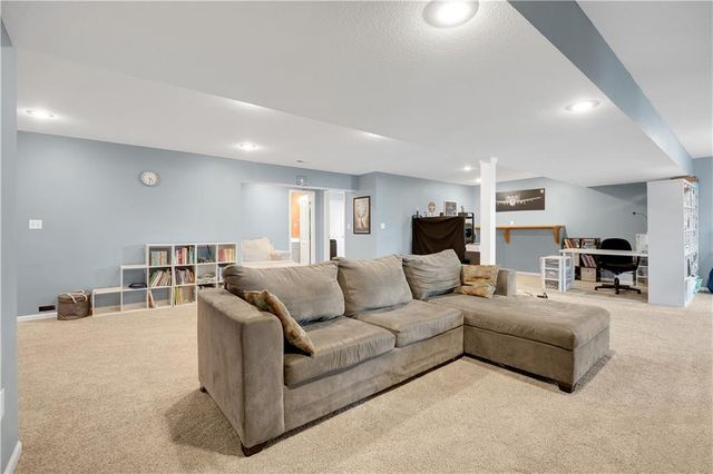 1219 S Countryview Lane, Warrensburg, MO 64093