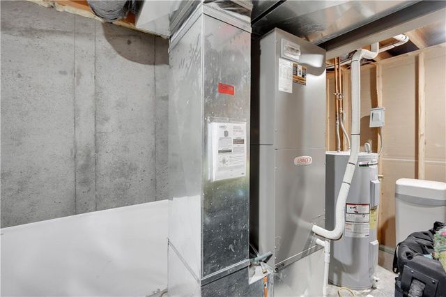 1219 S Countryview Lane, Warrensburg, MO 64093