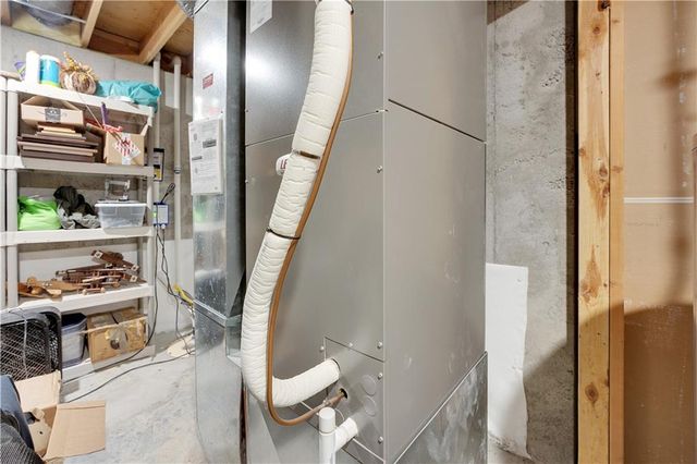 1219 S Countryview Lane, Warrensburg, MO 64093