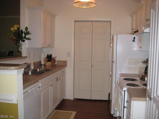 2409 Old Greenbrier RD, Chesapeake, VA 23325