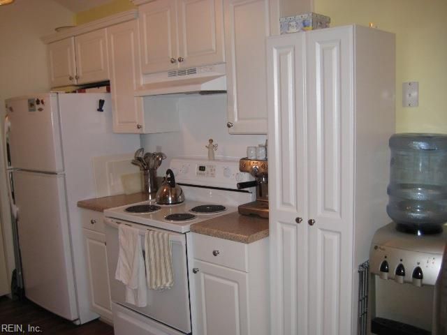 2409 Old Greenbrier RD, Chesapeake, VA 23325
