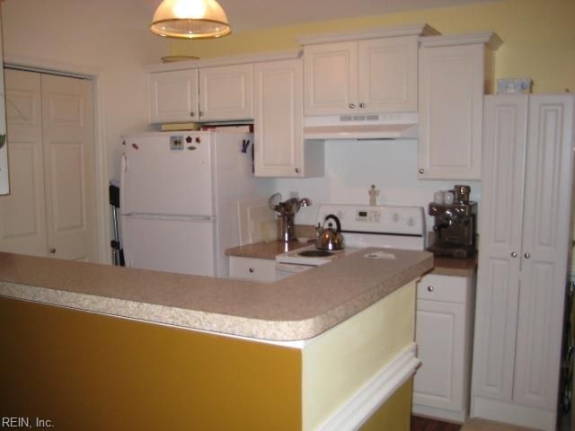 2409 Old Greenbrier RD, Chesapeake, VA 23325