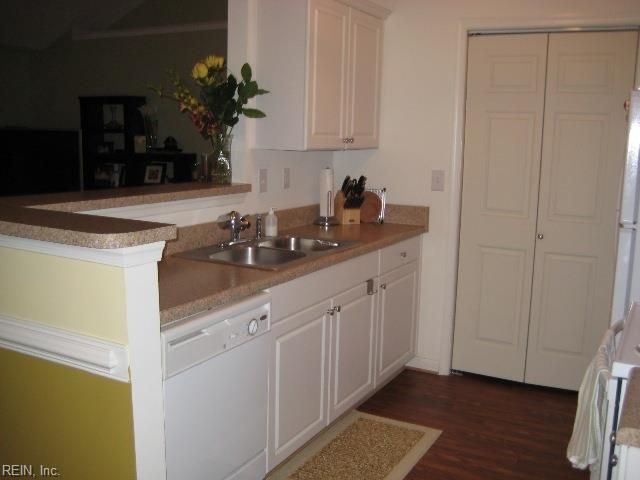 2409 Old Greenbrier RD, Chesapeake, VA 23325