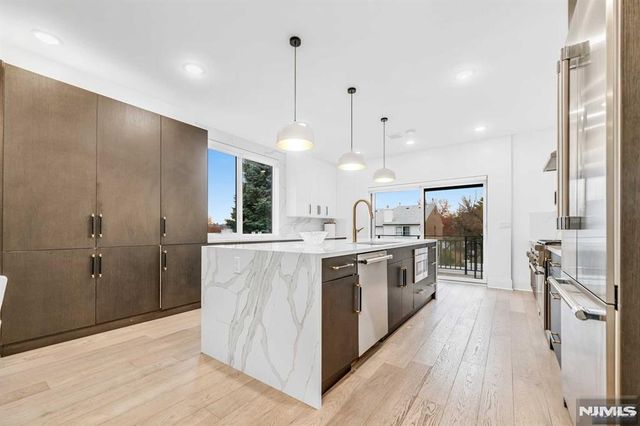 38 Hudson Avenue, Edgewater, NJ 07020