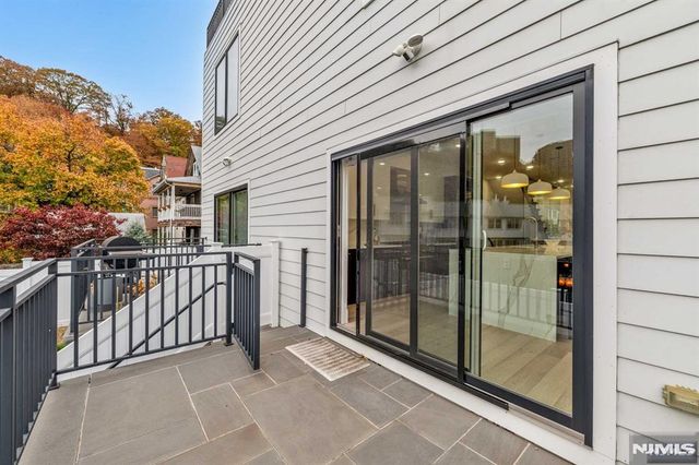 38 Hudson Avenue, Edgewater, NJ 07020