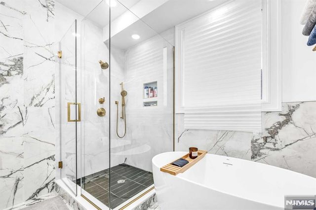 38 Hudson Avenue, Edgewater, NJ 07020