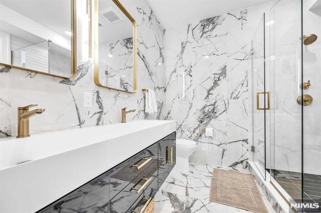 38 Hudson Avenue, Edgewater, NJ 07020