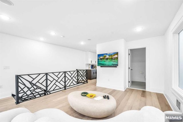 38 Hudson Avenue, Edgewater, NJ 07020