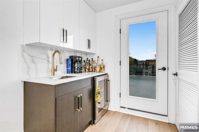 38 Hudson Avenue, Edgewater, NJ 07020