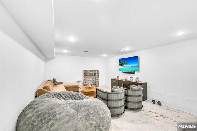 38 Hudson Avenue, Edgewater, NJ 07020