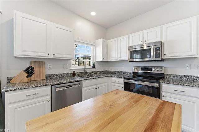 1869 Somersby LN, Virginia Beach, VA 23456