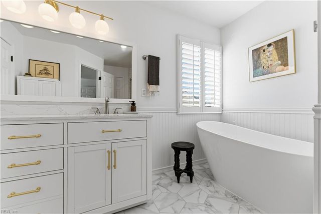 1869 Somersby LN, Virginia Beach, VA 23456