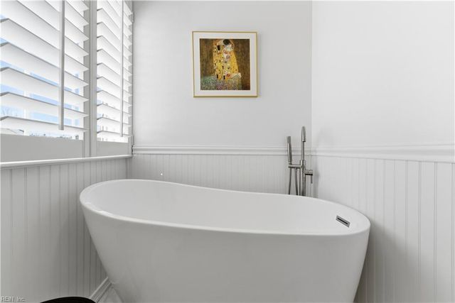 1869 Somersby LN, Virginia Beach, VA 23456