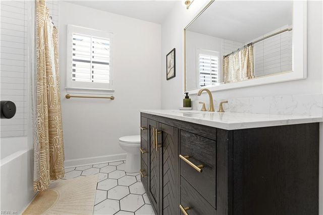 1869 Somersby LN, Virginia Beach, VA 23456