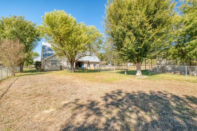 153 Pleasant Grove RD, Elgin, TX 78621