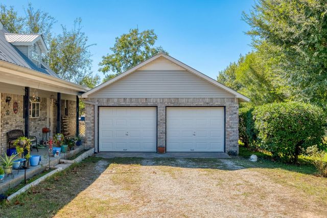 153 Pleasant Grove RD, Elgin, TX 78621