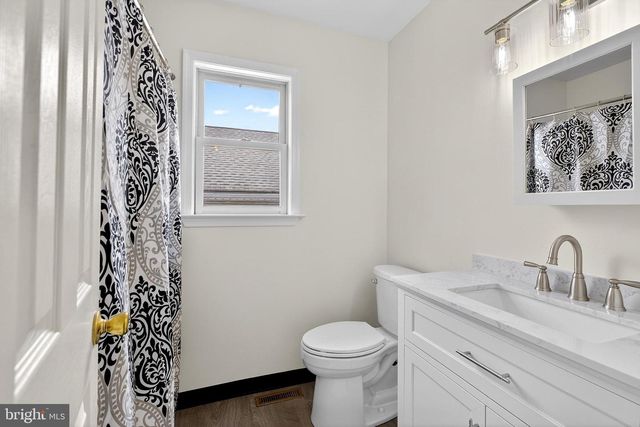 558 UPLAND ST, Pottstown, PA 19464