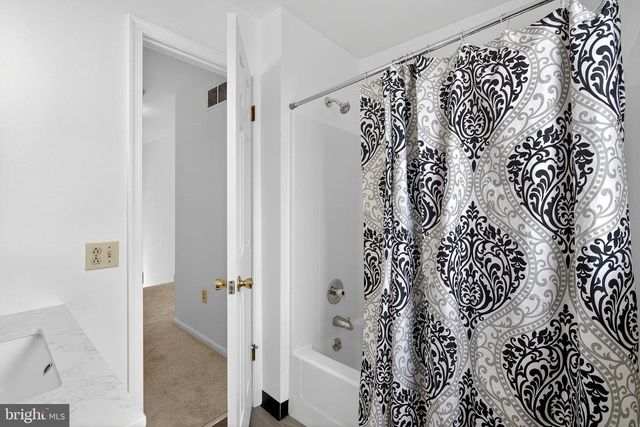 558 UPLAND ST, Pottstown, PA 19464