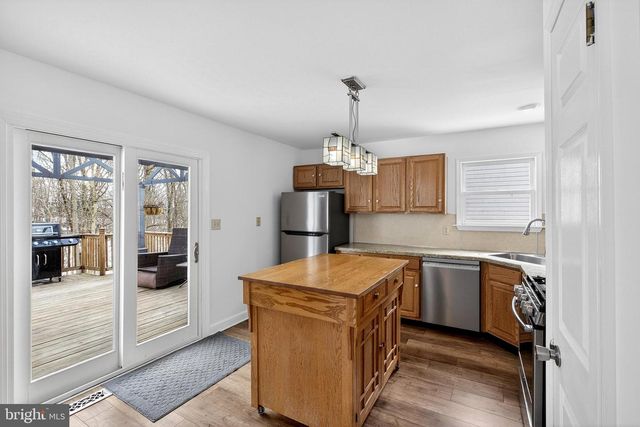 558 UPLAND ST, Pottstown, PA 19464