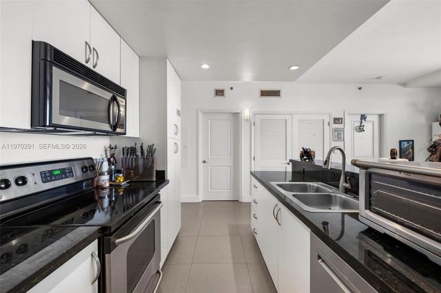 1401 SW 22nd St 1503, Miami, FL 33145