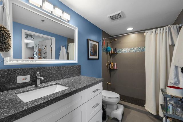 1401 SW 22nd St 1503, Miami, FL 33145