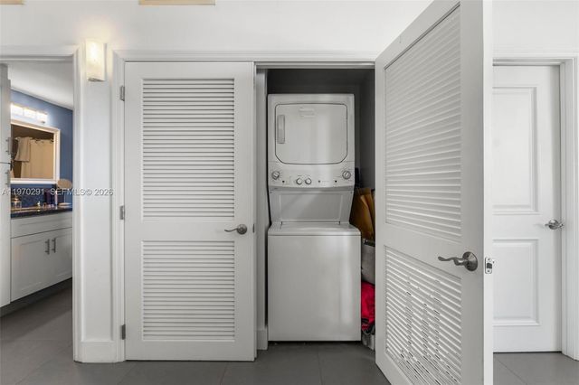 1401 SW 22nd St 1503, Miami, FL 33145