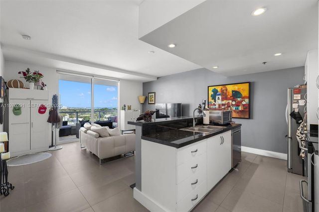 1401 SW 22nd St 1503, Miami, FL 33145