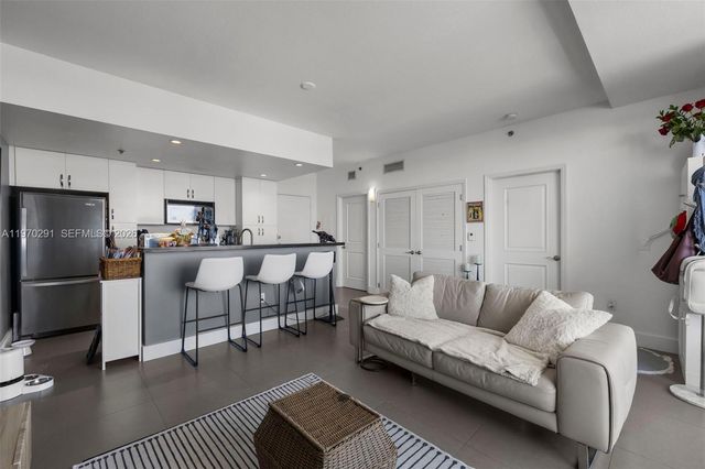 1401 SW 22nd St 1503, Miami, FL 33145