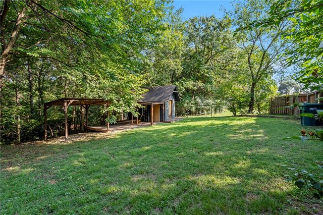 891 Callihan Loop, Tontitown, AR 72762