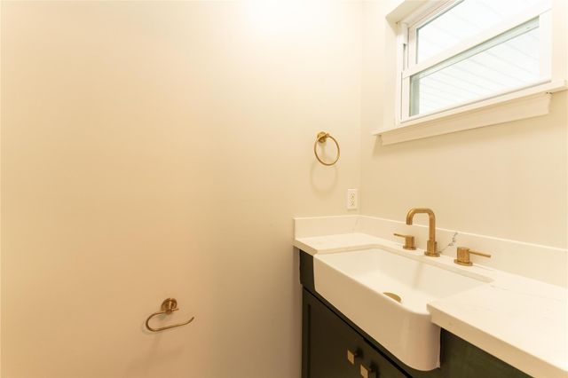 6119 S Braeswood Boulevard, Houston, TX 77096