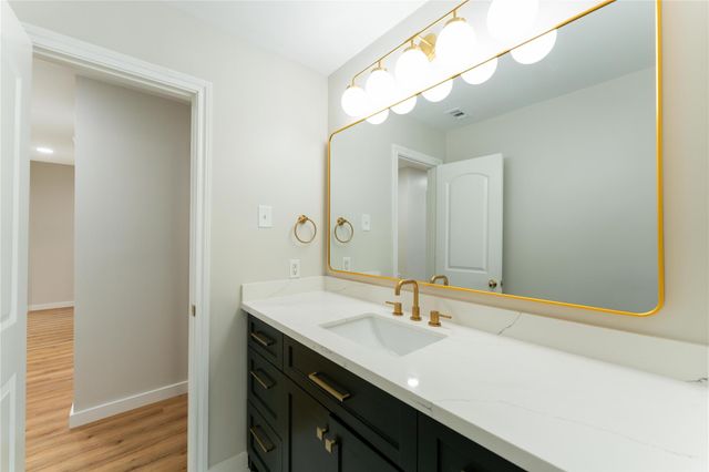 6119 S Braeswood Boulevard, Houston, TX 77096