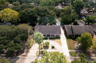 6119 S Braeswood Boulevard, Houston, TX 77096