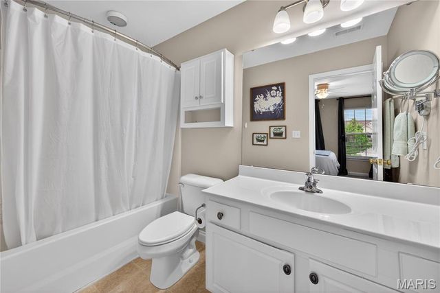 208 Prominence Lane, Lake St Louis, MO 63367