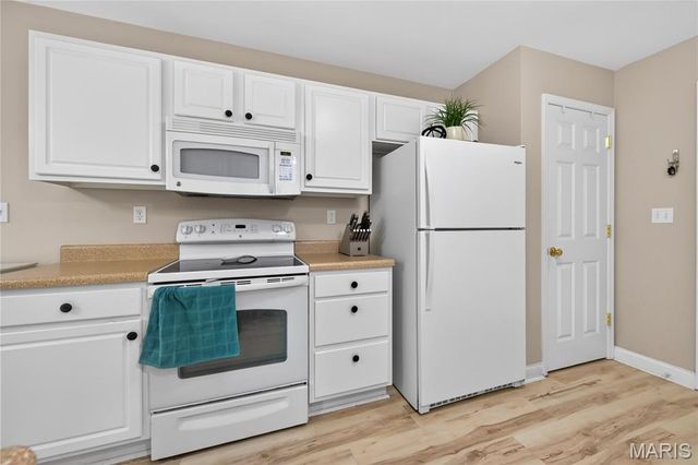 208 Prominence Lane, Lake St Louis, MO 63367