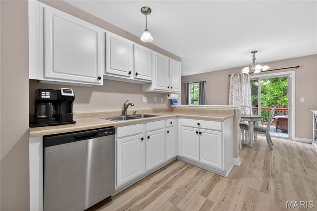 208 Prominence Lane, Lake St Louis, MO 63367