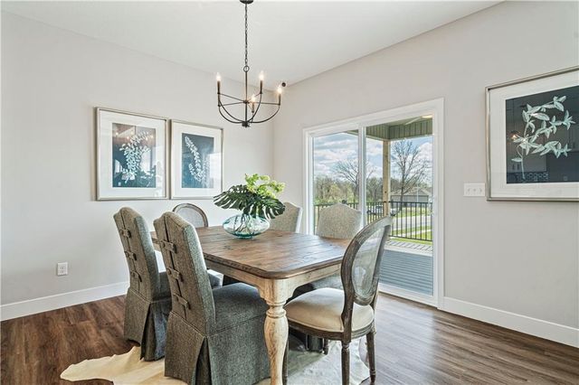 18375 W 205th Street, Spring Hill, KS 66083