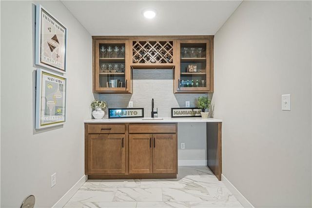 18375 W 205th Street, Spring Hill, KS 66083