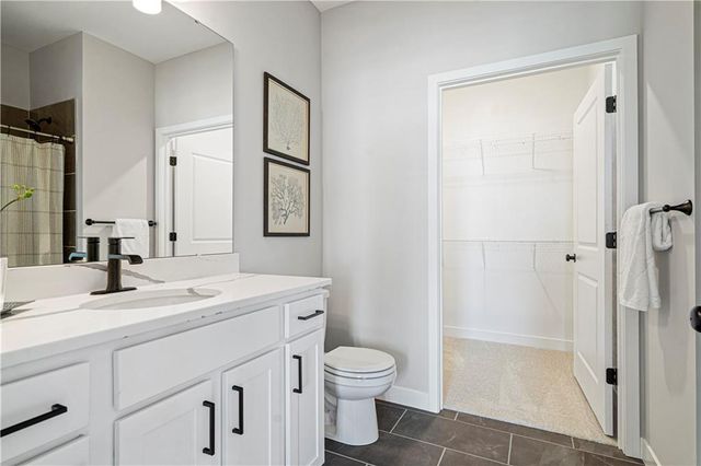 18375 W 205th Street, Spring Hill, KS 66083