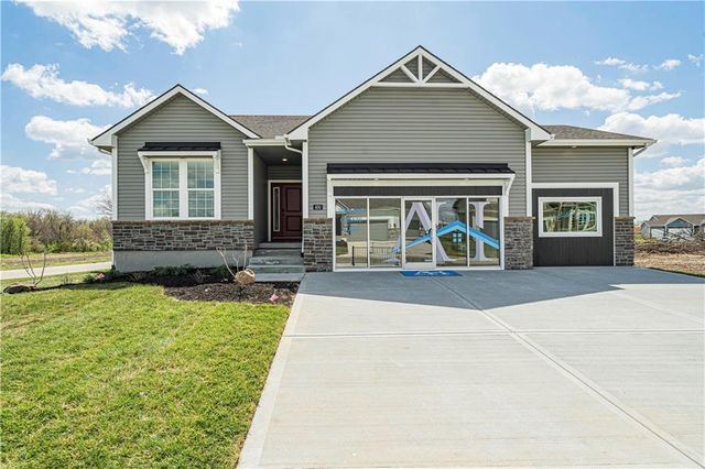 18375 W 205th Street, Spring Hill, KS 66083