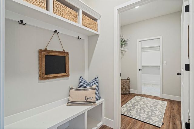 18375 W 205th Street, Spring Hill, KS 66083