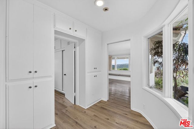 935 Linda Flora Drive, Los Angeles, CA 90049