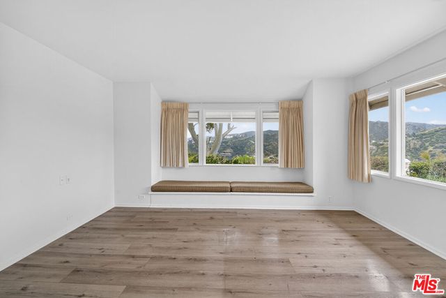 935 Linda Flora Drive, Los Angeles, CA 90049