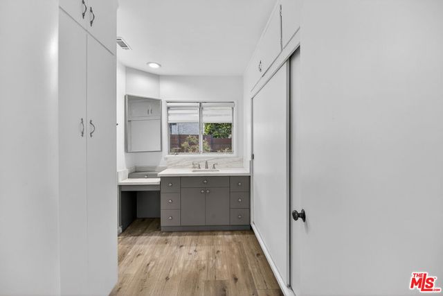 935 Linda Flora Drive, Los Angeles, CA 90049