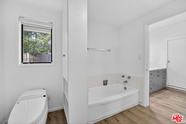 935 Linda Flora Drive, Los Angeles, CA 90049