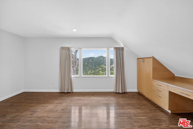 935 Linda Flora Drive, Los Angeles, CA 90049