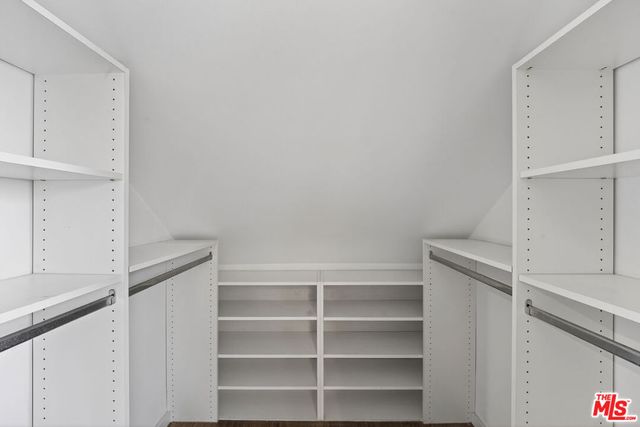 935 Linda Flora Drive, Los Angeles, CA 90049