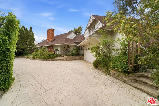 935 Linda Flora Drive, Los Angeles, CA 90049